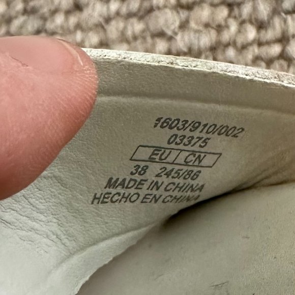 Zara Beige Flat Leather Sandals - Picture 7 of 7